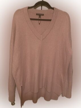 Banana Republic Light Pink V-Neck Hi Low Soft Sweater women’s size Large
